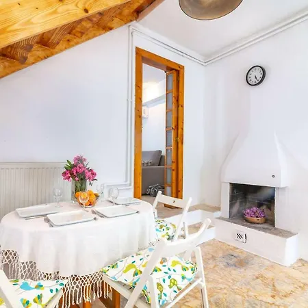Zehra's Little House, Old Town, Kalkan Tatil Evi *